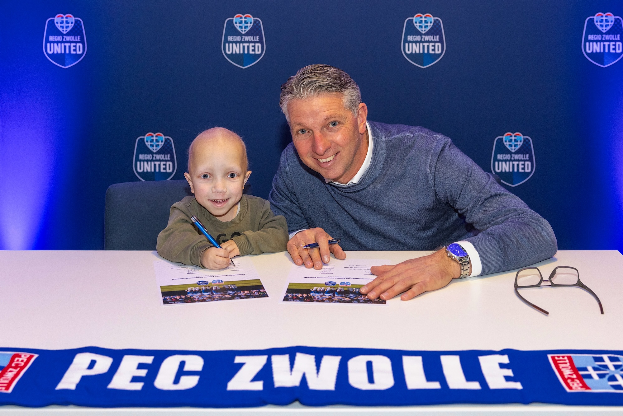 news_Spelers PEC Zwolle Powerchair Football tekenen hun contract